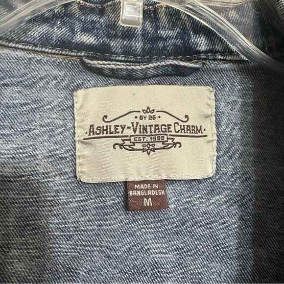 Ashley Vintage Charm Blue Denim Jacket, Acid Wash, Medium - Picture 6 of 13